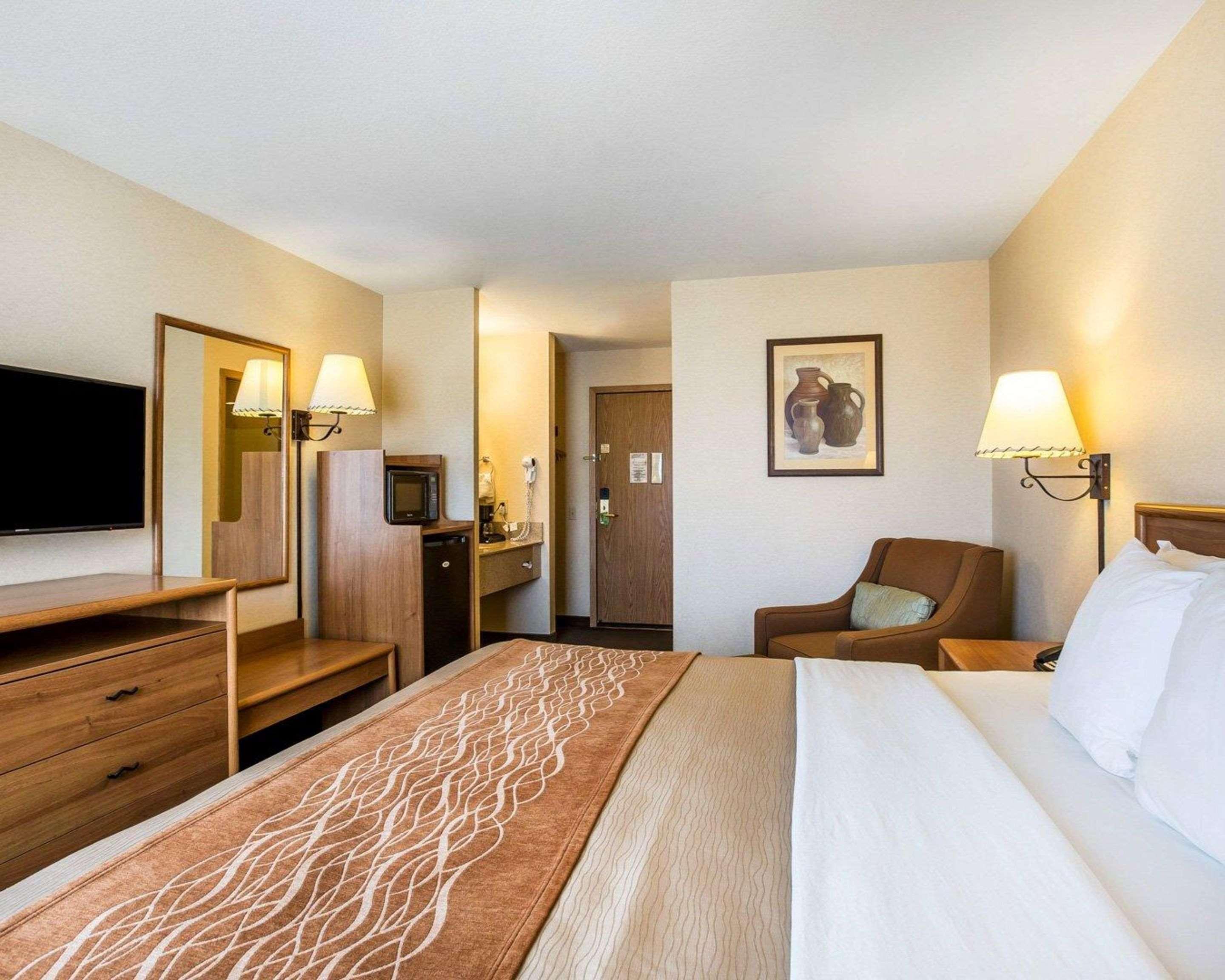 Quality Inn Lone Pine Near Mount Whitney Exterior photo